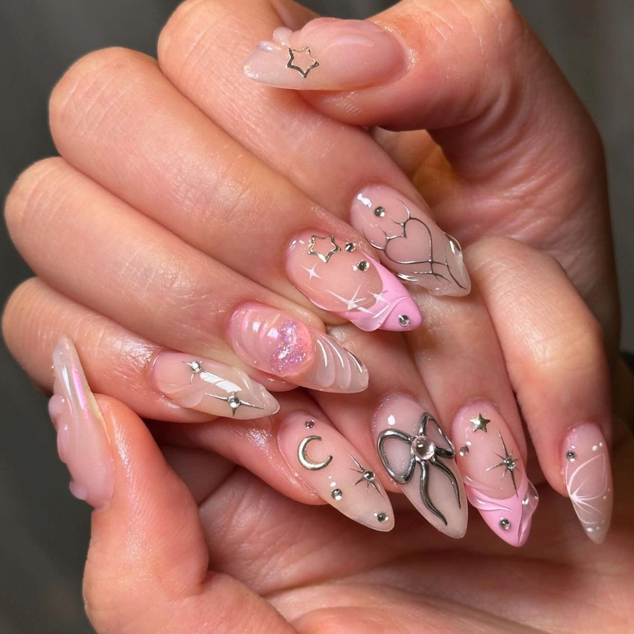 Nail Art Valentines Day - ชุดเล็บปลอมแบบกดติดลายโบว์ 24 ชิ้น สีชมพูสไตล์ฝรั่งเศส สำหรับวันวาเลนไทน์ รูปทรงอัลมอนด์ยาว