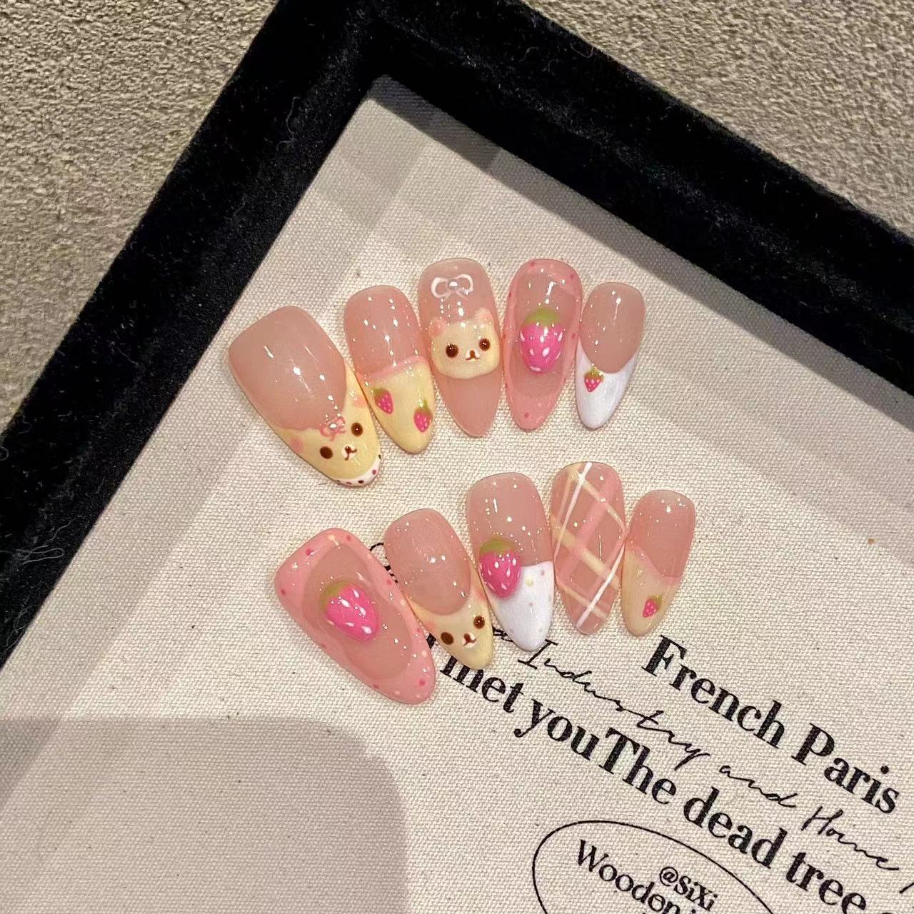 Nail Art Oval - 10 ชิ้น ชุดเล็บปลอมรูปไข่ขนาดกลาง ทำด้วยมือ ลายการ์ตูนน่ารัก โบว์หมี